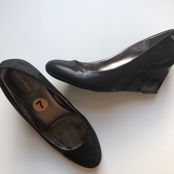 Calvin Klein Saxton Wedges | Size 7 - Picture 2 of 8